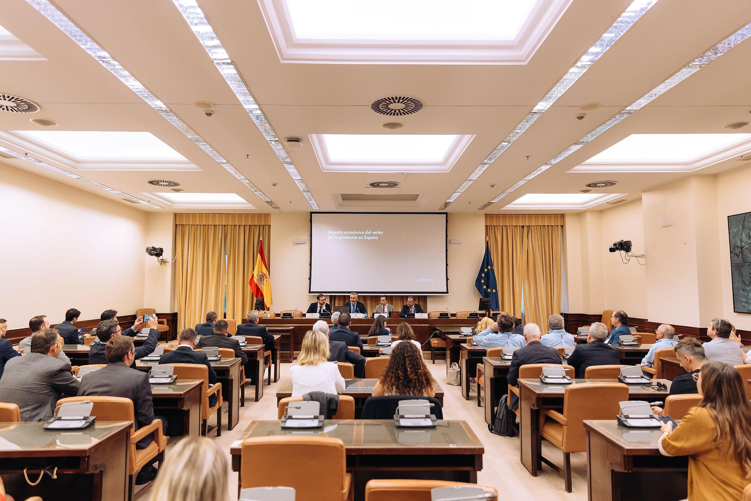 Presentación del informe «Impacto económico del sector de la pirotecnia en España» en el Congreso de los Diputados