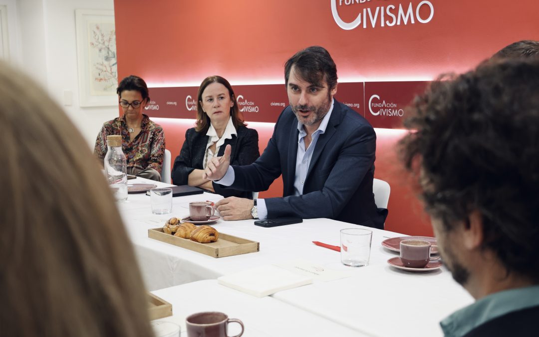 Rafa Latorre protagoniza una nueva sesión del Desayuno «Líderes de Información» de la Fundación Civismo