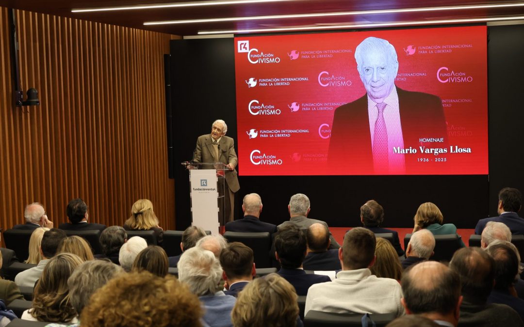 La Fundación Civismo rinde homenaje a Mario Vargas Llosa, VI Premio Sociedad Civil, junto a la FIL
