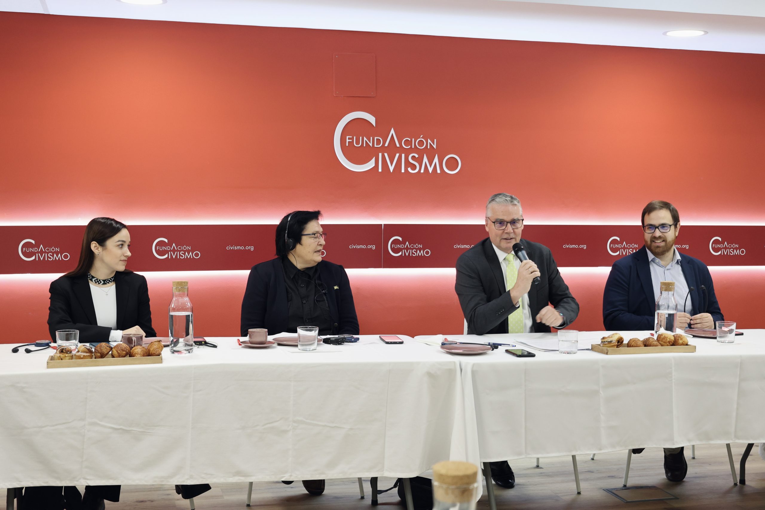 La Fundación Civismo y la Fundación Konrad Adenauer organizan un desayuno informativo con periodistas ucranianos