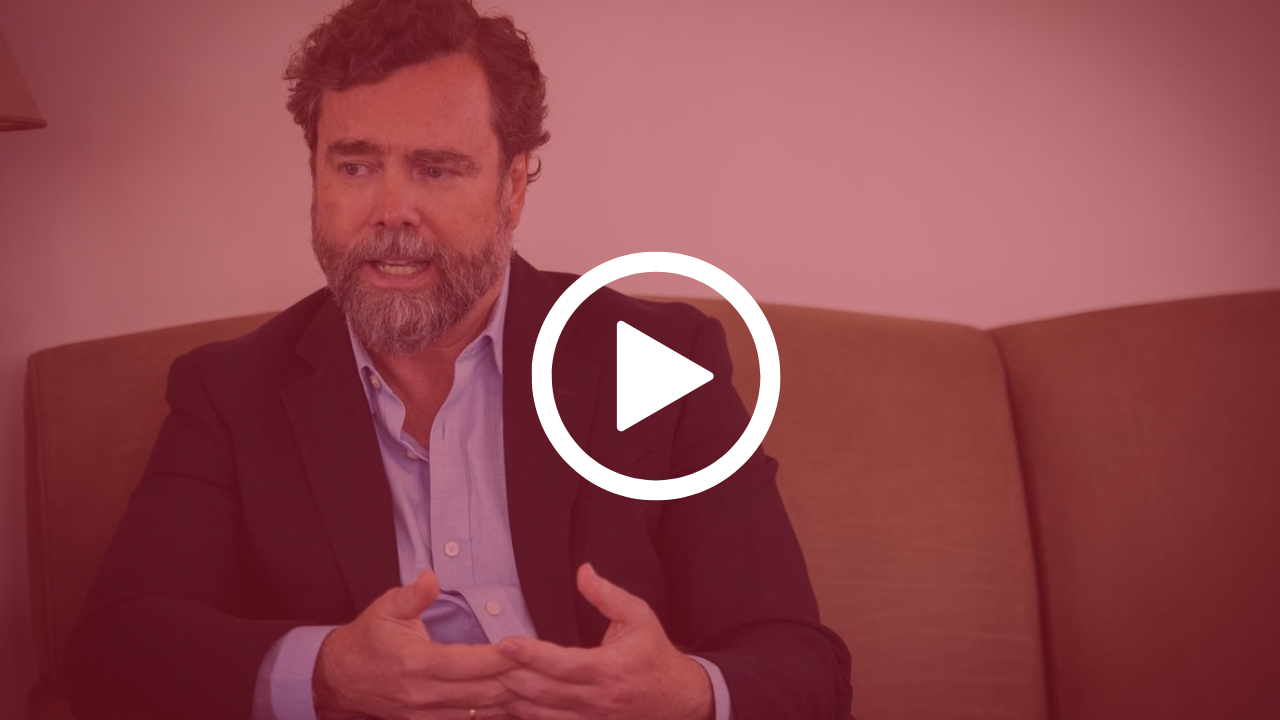 Iván Espinosa de los Monteros: «El PLAN B de PEDRO SÁNCHEZ es que ARDAN las CALLES»