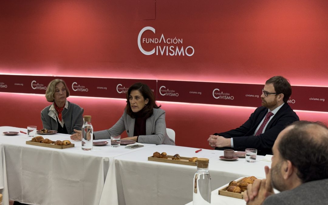 La periodista Ana Samboal protagoniza un nuevo desayuno «Líderes de Información» en la Fundación Civismo
