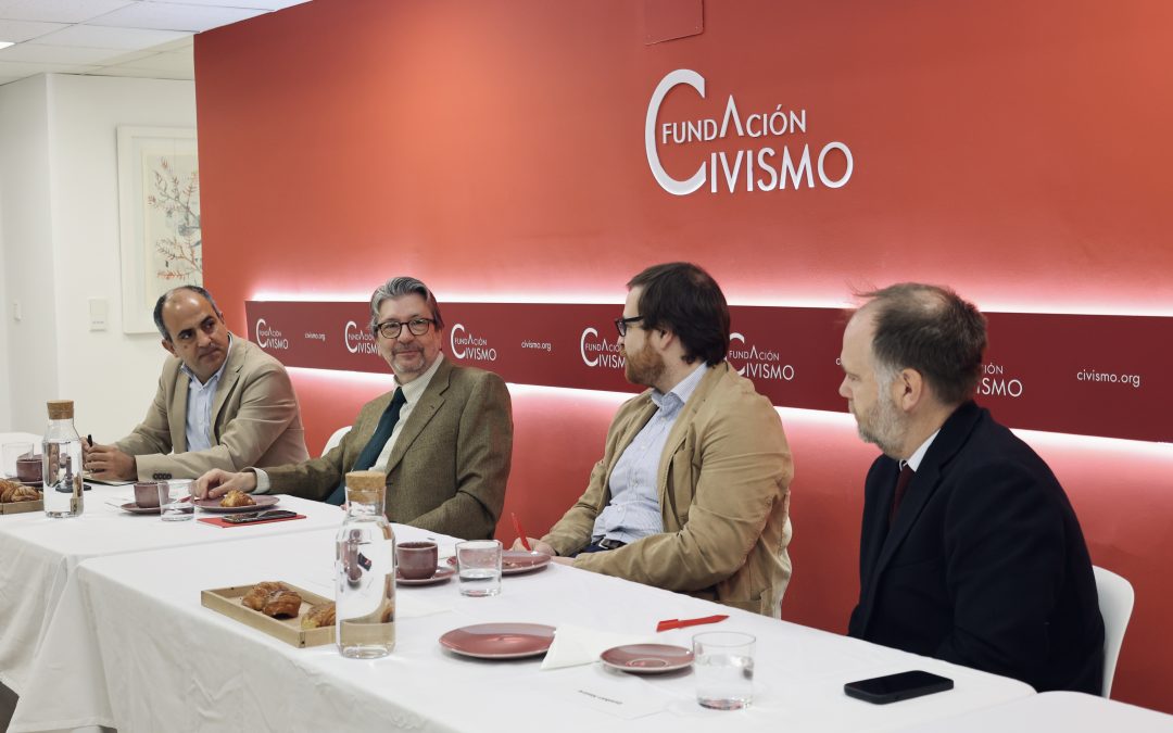El periodista de ABC Ignacio Camacho protagoniza el nuevo Desayuno «Líderes de Información» de la Fundación Civismo